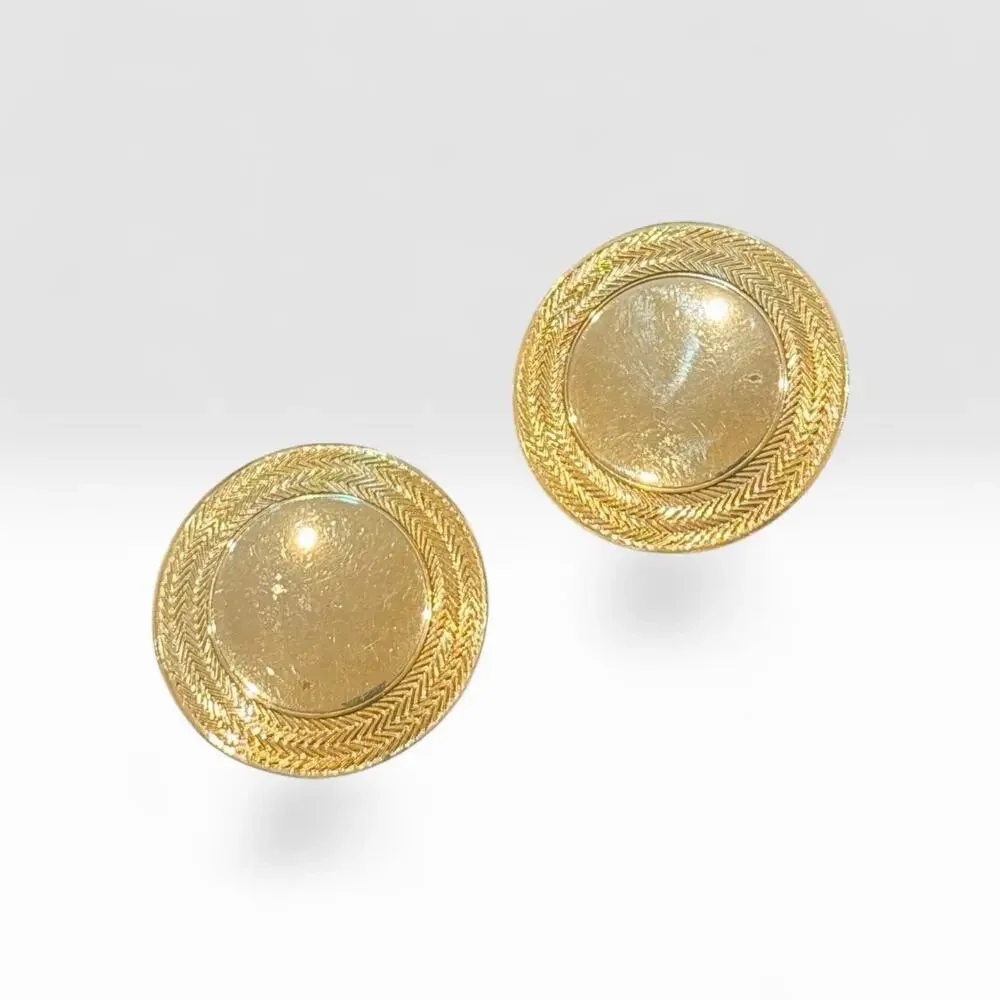 Vintage Coro Gold Tone Round Disc Clip On Earrings Herringbone Border 1.25